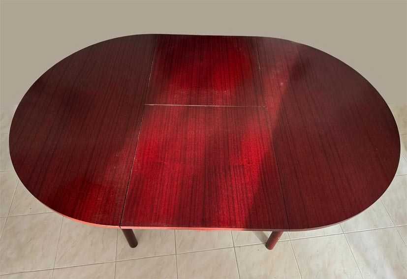 Mesa jantar, extensível, da "Interforma".