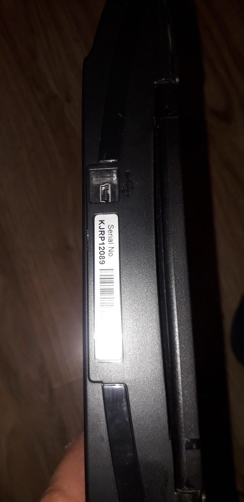 Płaski i cieńki skaner Canon Lide220, zasilany z usb.