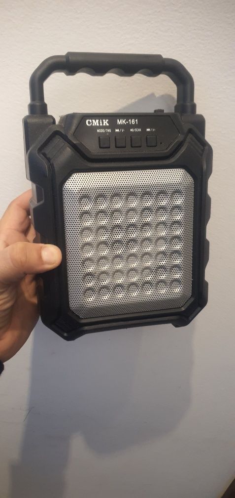 Coluna de som com leds cores