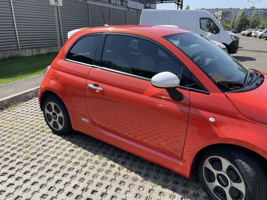 Продам Fiat 500e 2017