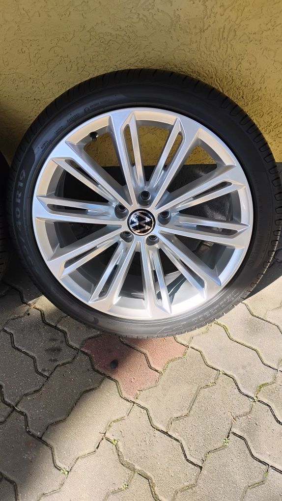 Felgi Koła Vw 19 Passat B8 R-LINE 3G0 ET44 8J 5x112 Pirelli VERONA