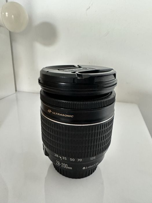 Продам обʼєктив Canon EF 28-200 f/3.5-5.6 USM