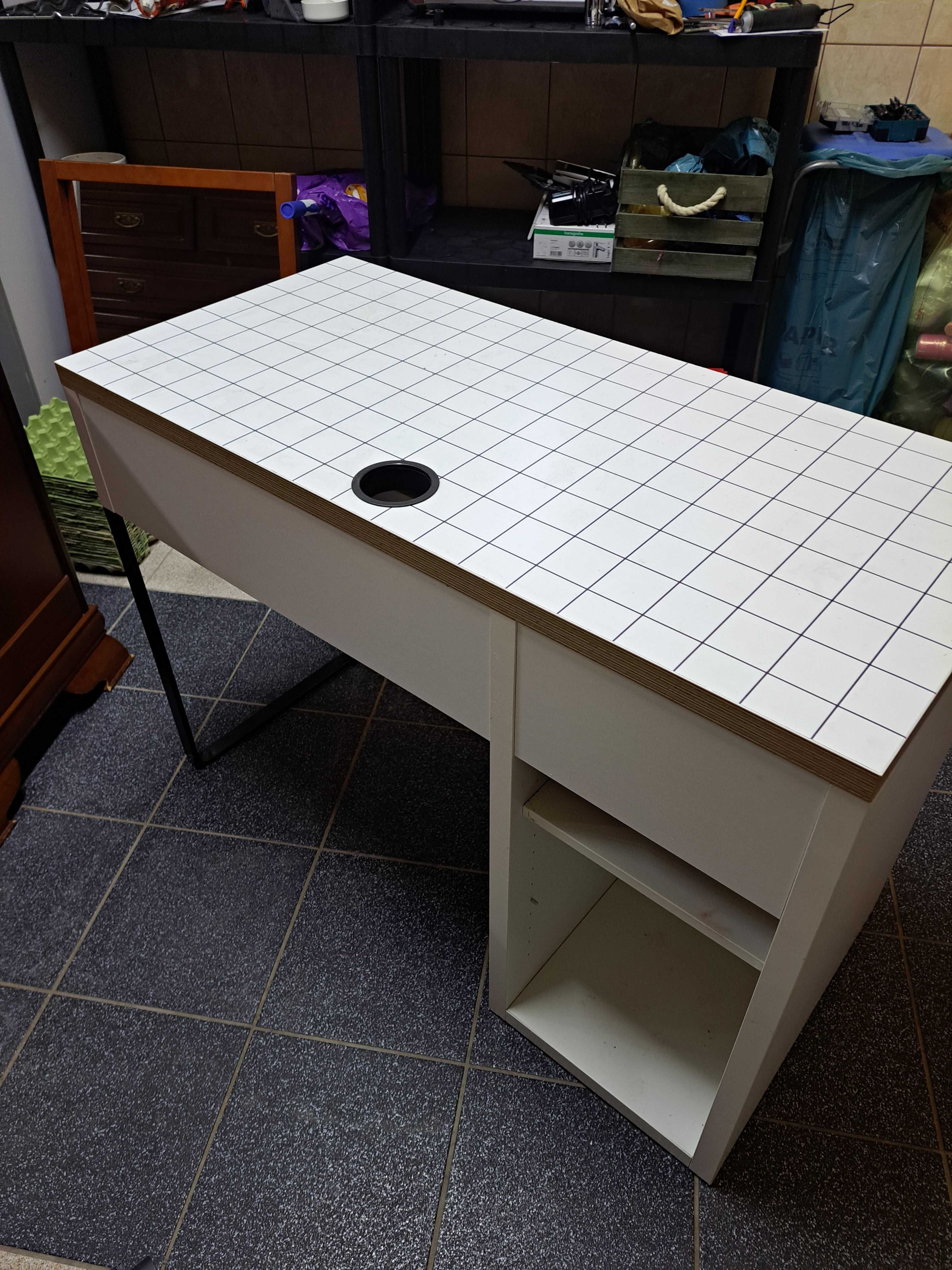 Sprzedsm biurko młodzieżowe biale  Ikea