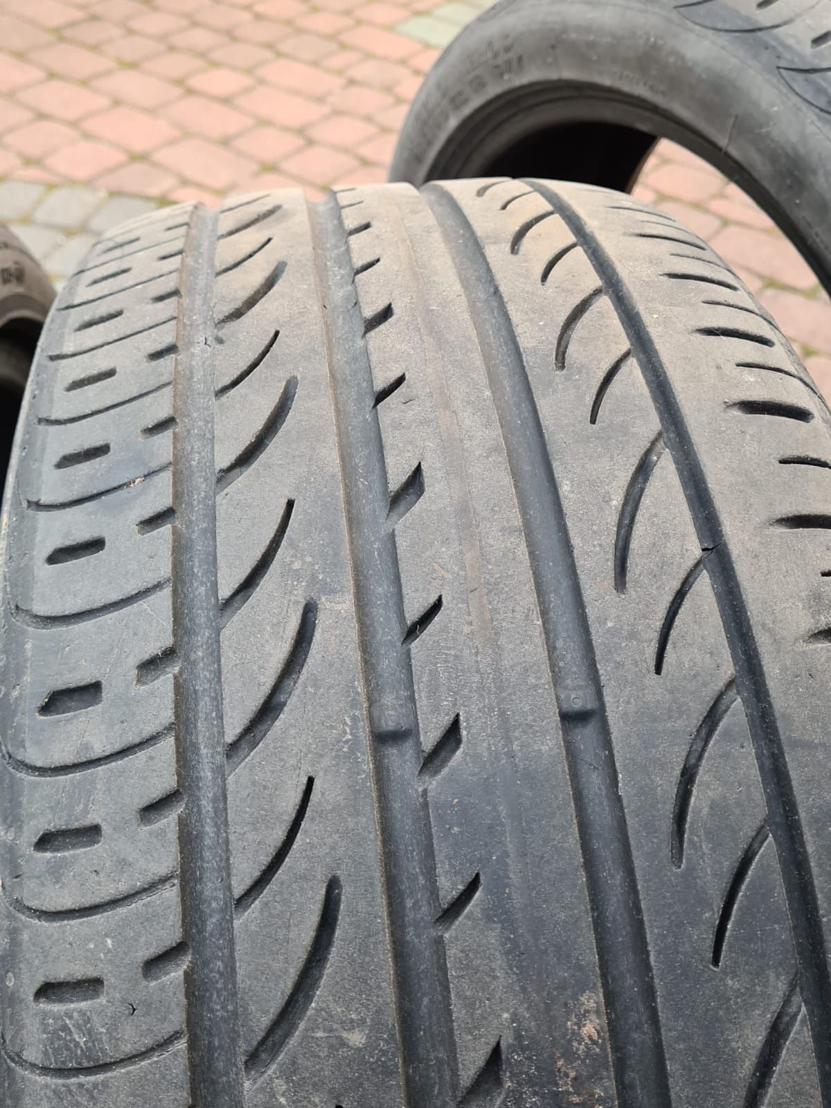 245/40ZR18 Pirelli P Zero