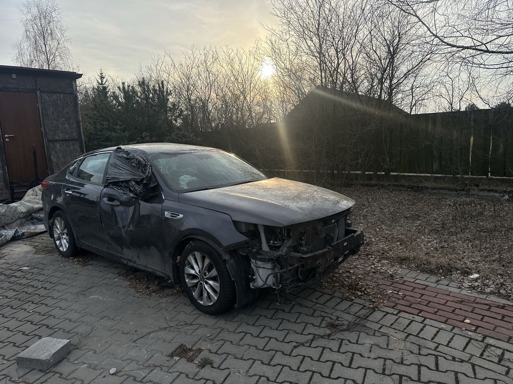 Kia Optima uszkodzony