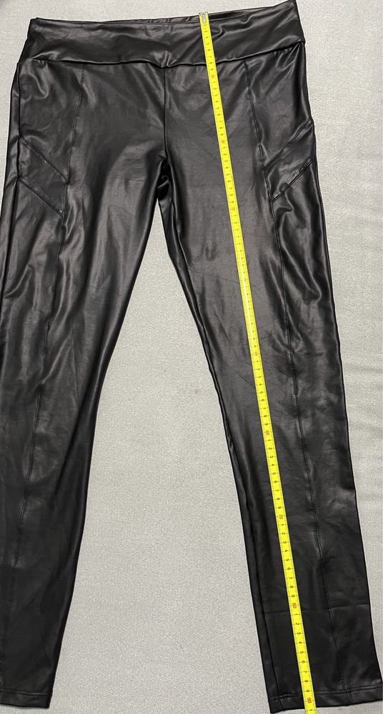 Czarne woskowane legginsy Amisu rozmiar L