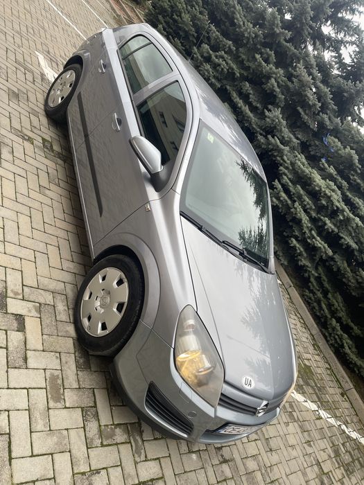 Opel Astra 2004 год 1.4 бензин