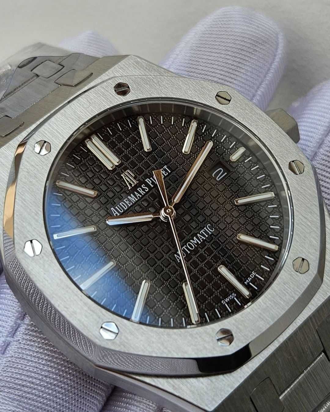 Швейцарские часы Audemars Piguet Royal Oak. Механика с автоподзаводом