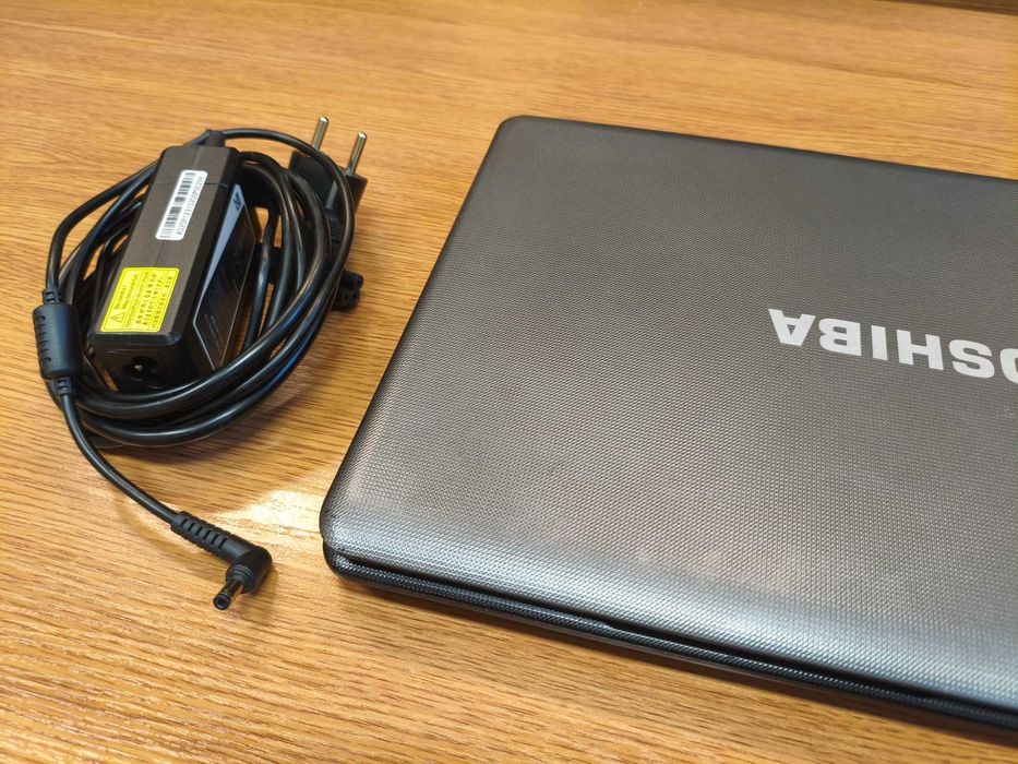 Laptop notebook Toshiba Satellite C660-12U, 3GB Ram, 250GB, Windows 10