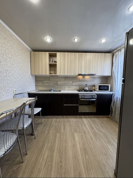 Оренда 2-3х кімнатної квартири Космонавтів від власника