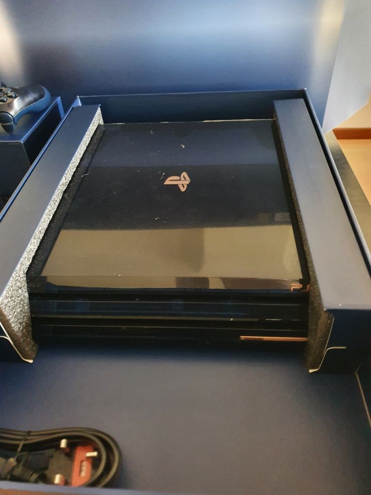 Playstation 4 pro 2tb edição limitada 500 million