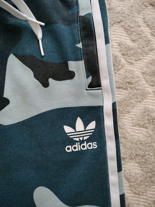 Calções adidas 7-8 anos