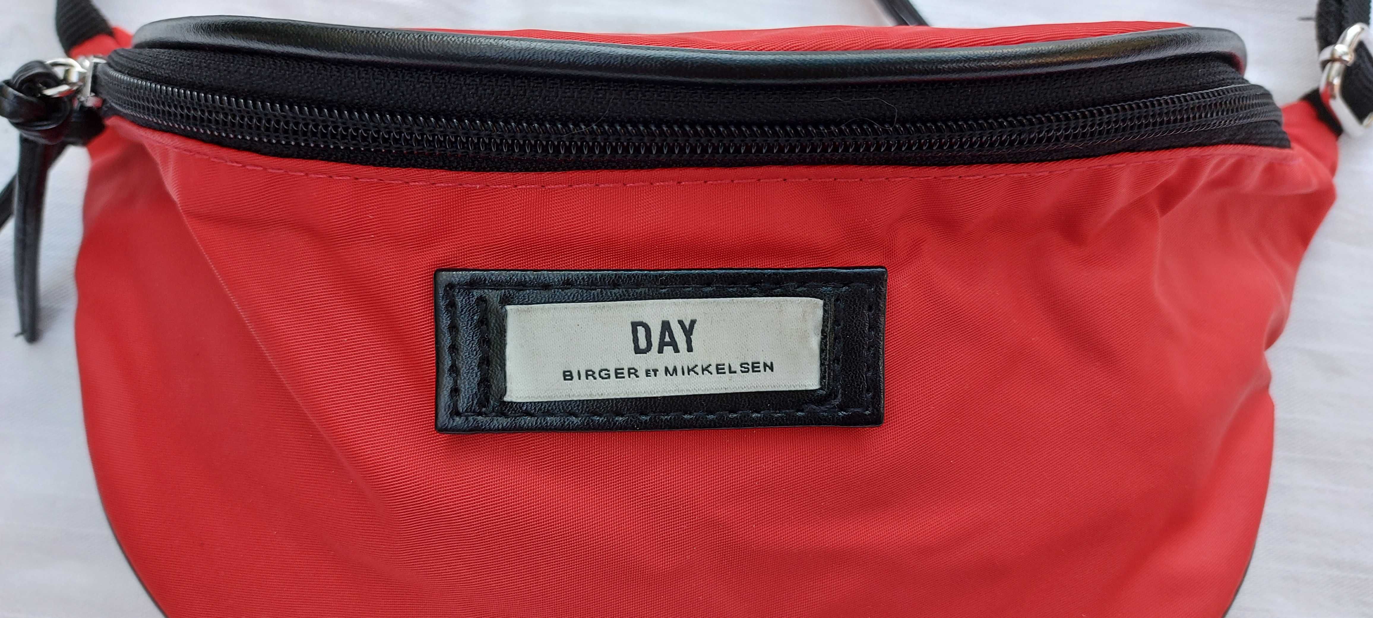 Saszetka nerka czerwona DAY Birger et Mikkelsen