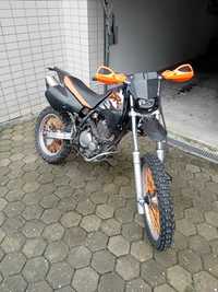 Suzuki DR350 com documentos em ordem