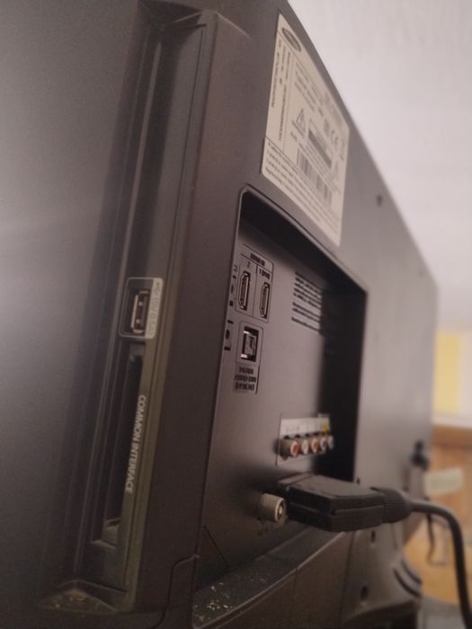 Telewizor Samsung 32 cale + dekoder DVB-T2 marki LTC