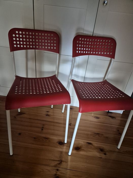 Krzesła ikea czerwone