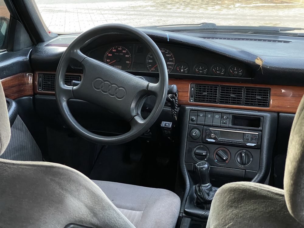 Audi 100 c3 2.3E