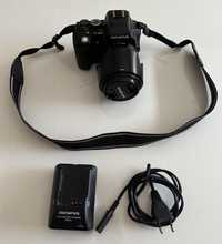 Máquina fotográfica Olympus e500 + lente Zuiko 18-180 mm