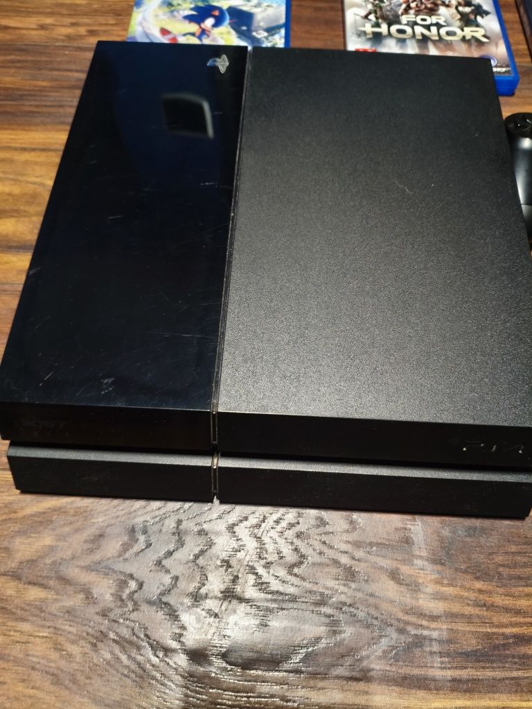 Konsola Ps4 z 13 grami