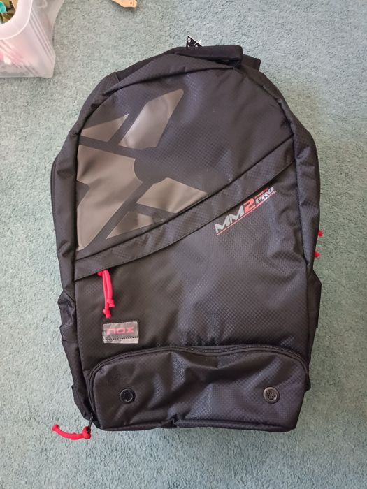 Bullpadel Vertex 04 Comfort + Mochila Nox MM 2 Pro