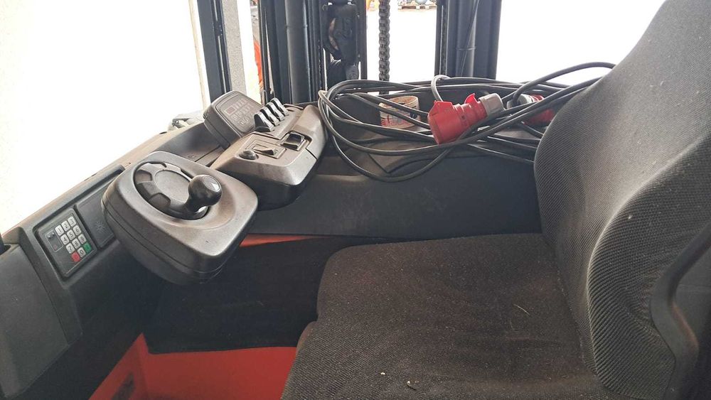 EMPILHADOR RETRATIL BT RR160M