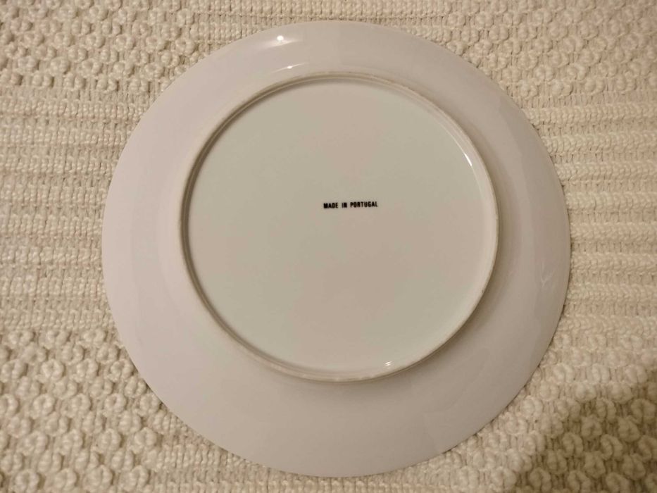4 Pratos decorativos Vintage, em ótimo estado