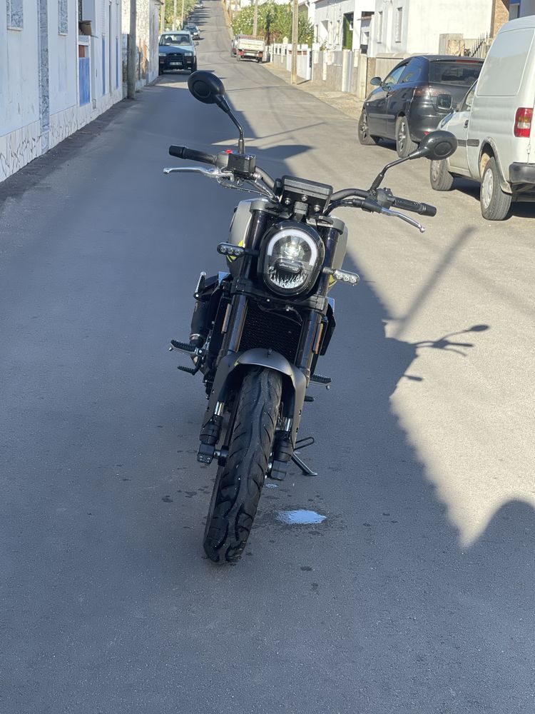 Benelli leoncino 250 de 2023