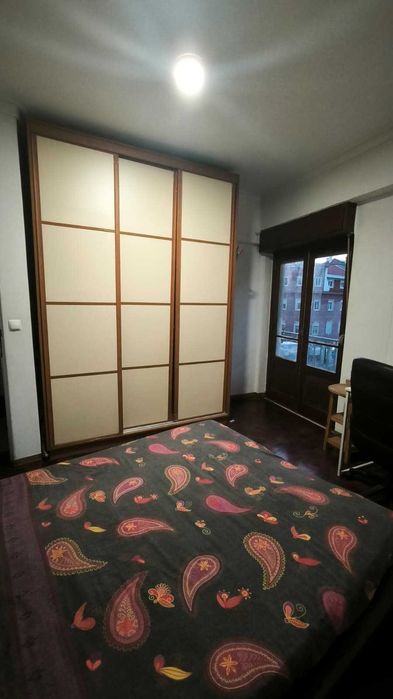 Quarto P/ arrendar na Rua Direita do Dafundo, 81