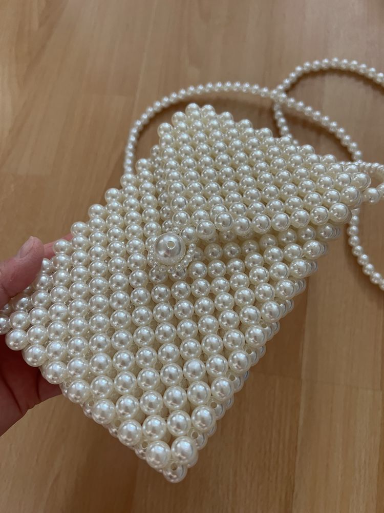 Чохол сумочка для телефону з перлів