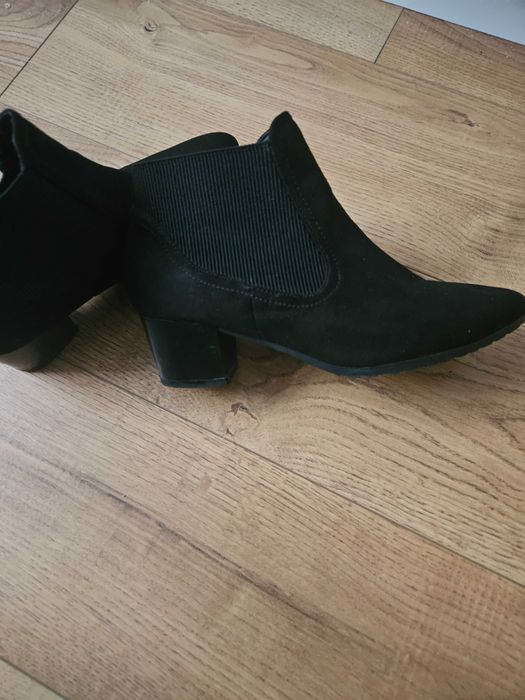 Buty damskie na obcasie