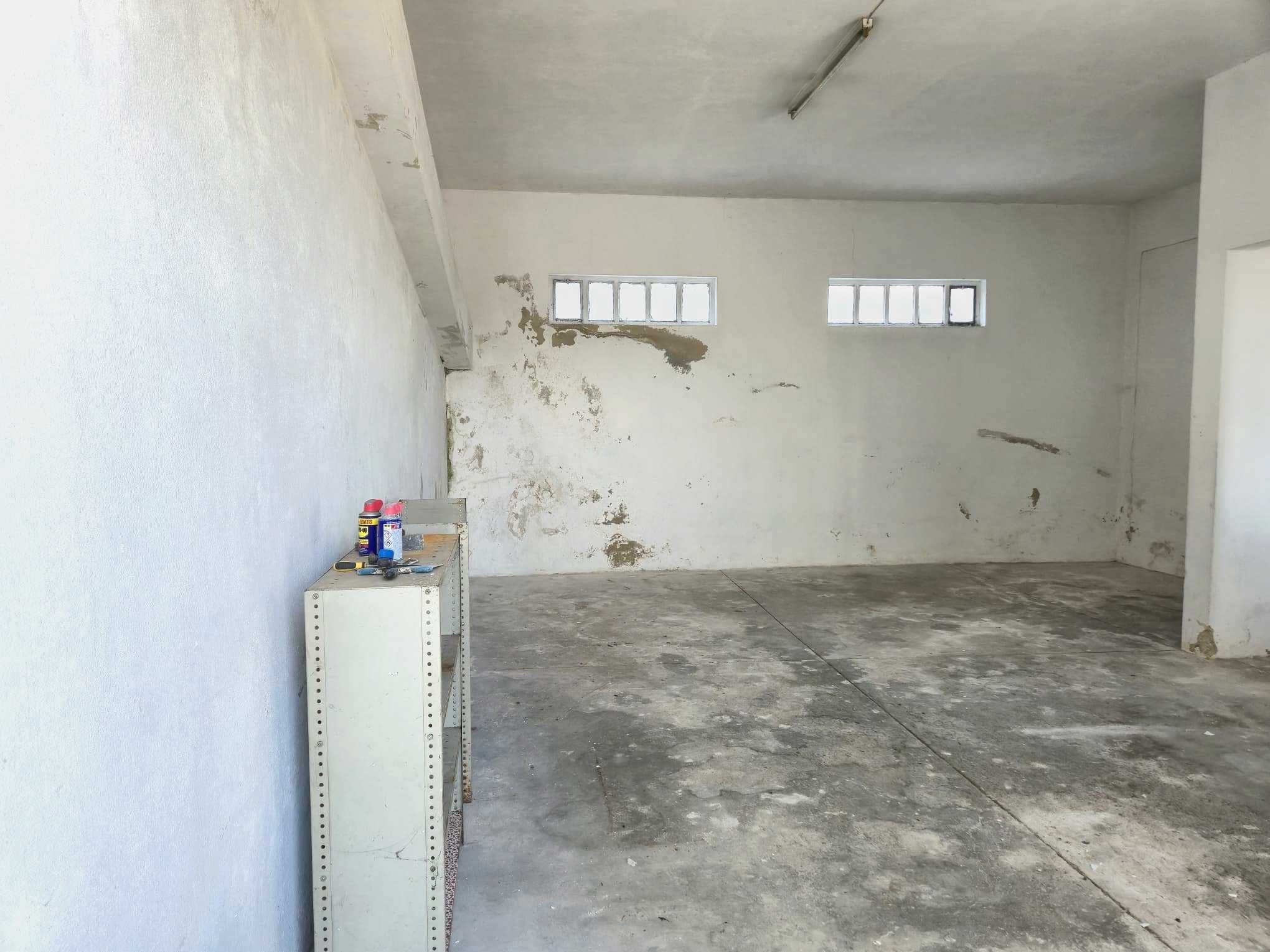 Armazém com Afetação Industrial - Potencial para Conversão em T2