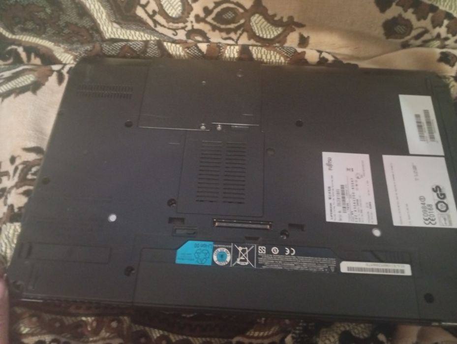 Продам  ноутбук в хорошому стані мінус немає жесткий диск