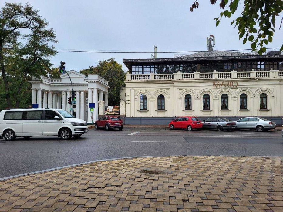 2-к Тарасівська, 3, Голосіївський центр Ботанічний сад