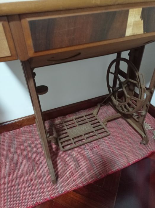 Máquina de costura antiga