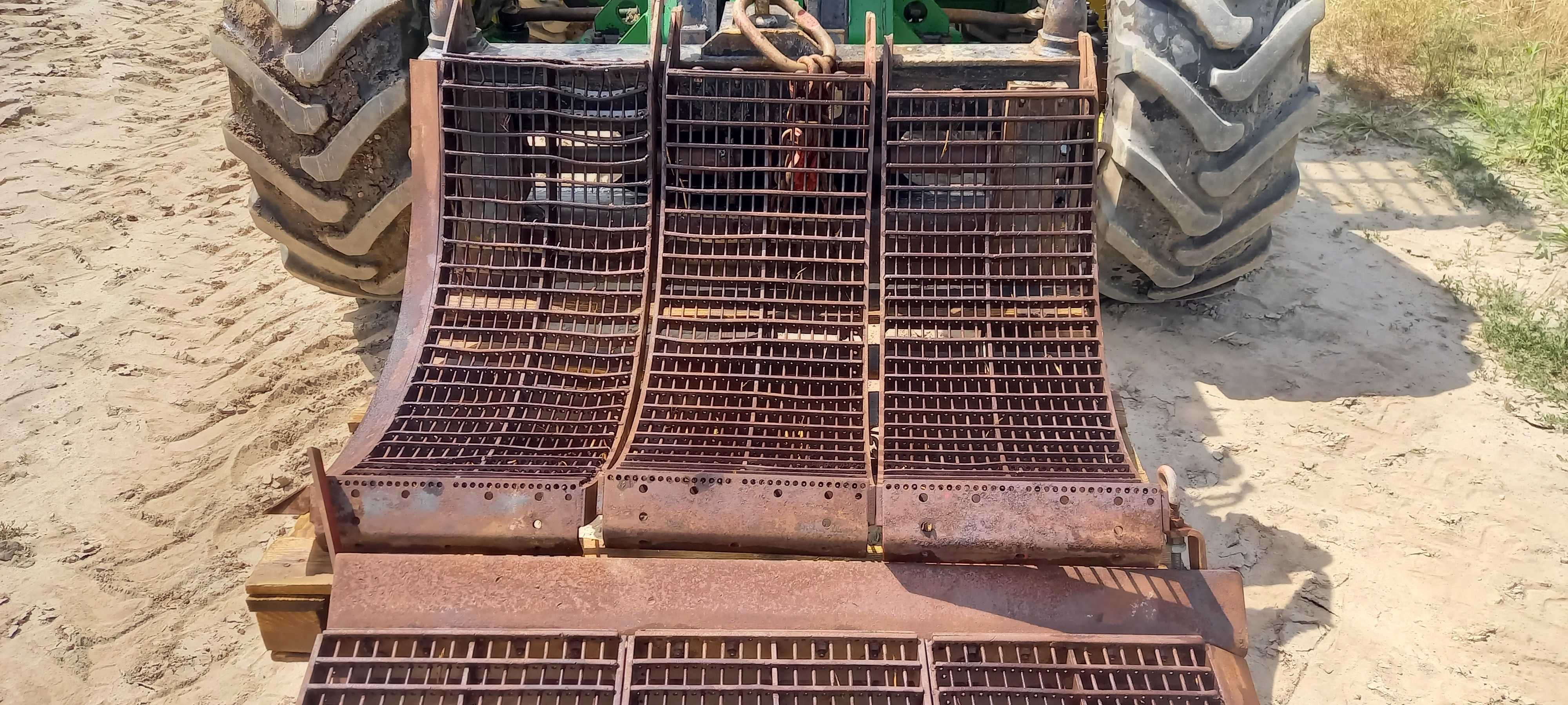 Case 1680 axial  flow klepisko czesci