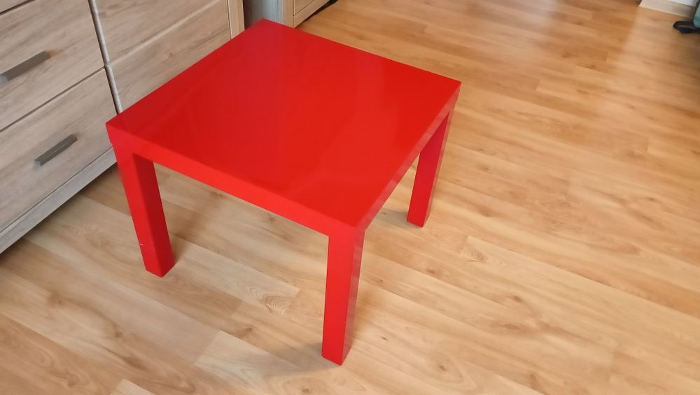 Stolik Ikea czerwony