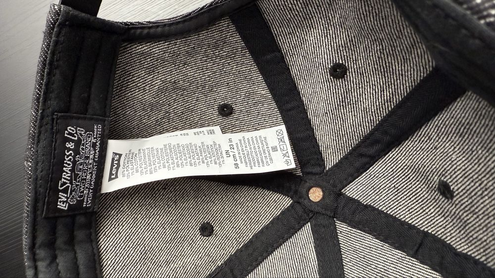 Levis кепка 100% ОРИГІНАЛ! Нові запаковані. Універсальний розмір
