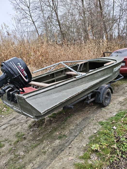 Продам лодку з мотором