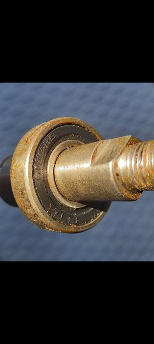 Ośka koła tył tylnego MZ 150 ETZ z łożyskiem oś piasty tylnego koła