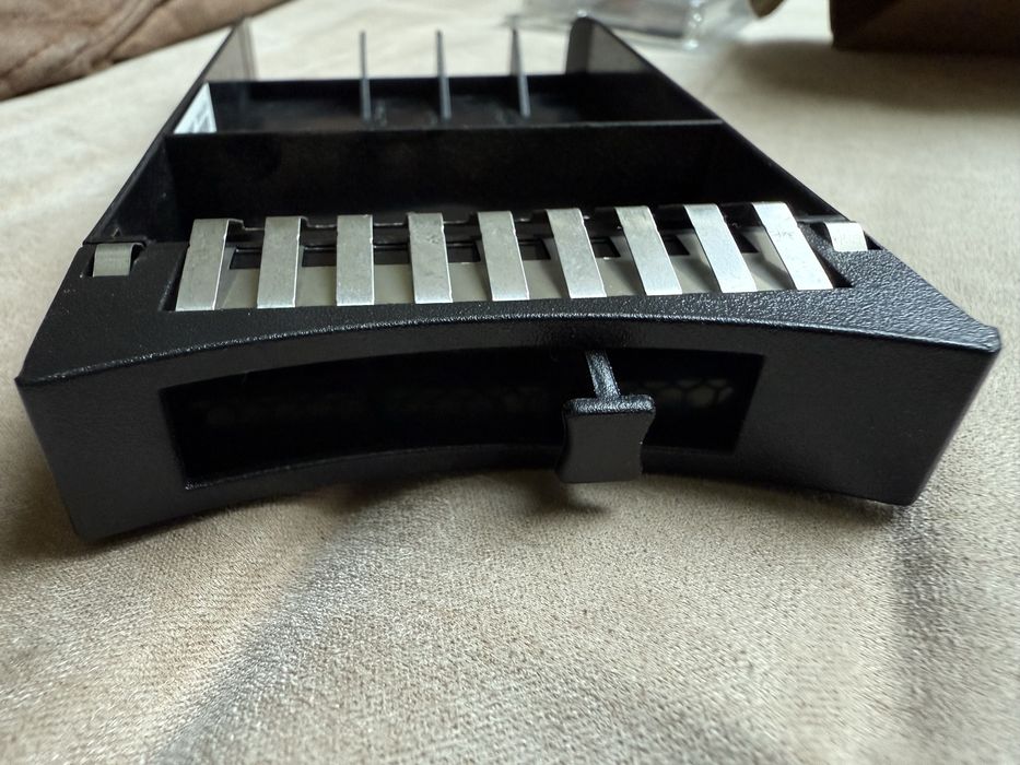 Szufladka na dysk serwer IBM Lenovo x3400