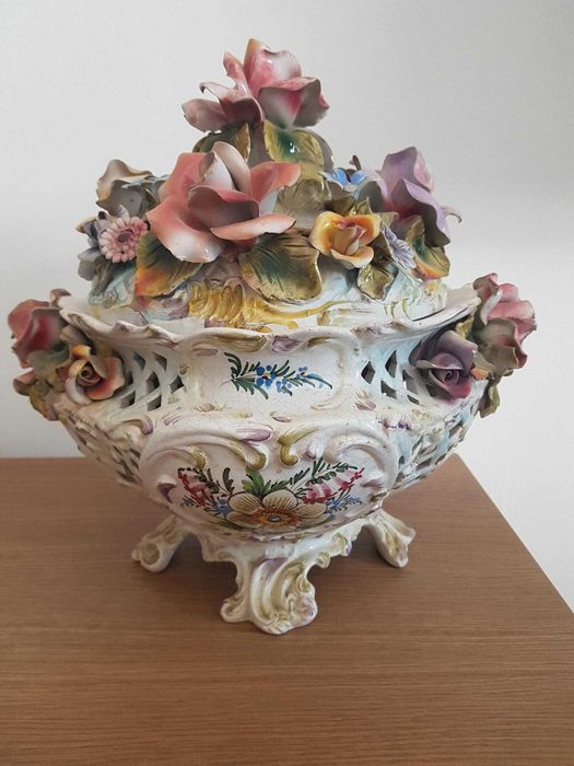 Terrina Centro Mesa Antiga Porcelana Capodimonte-Made in Italy