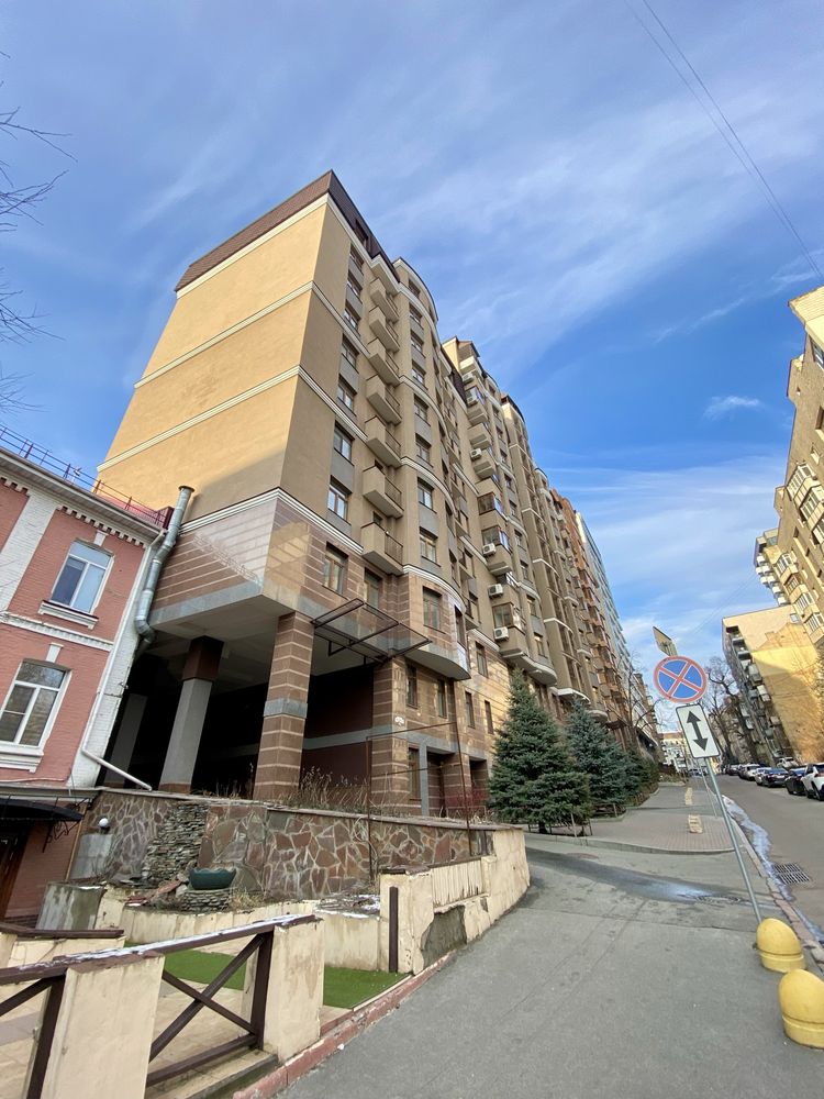 Продам Підземне Паркомісце Київ вул.Гоголівська 43 Торг