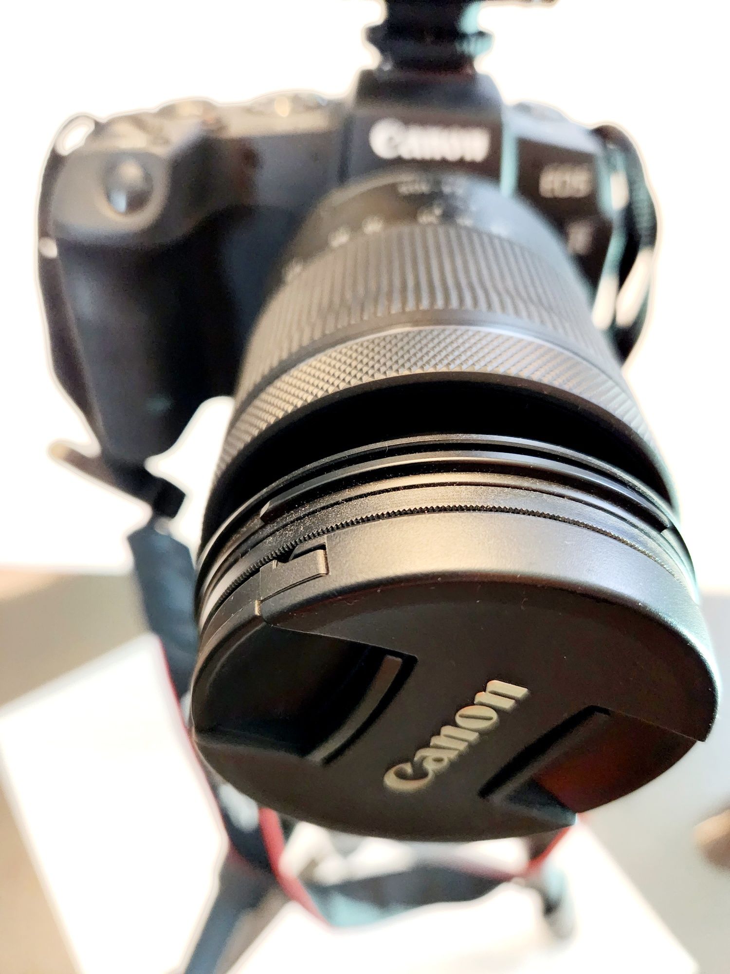 Aparat Canon Eos R  PEŁNA KLATKA bezlusterkowiec Lampa statyw obiektyw