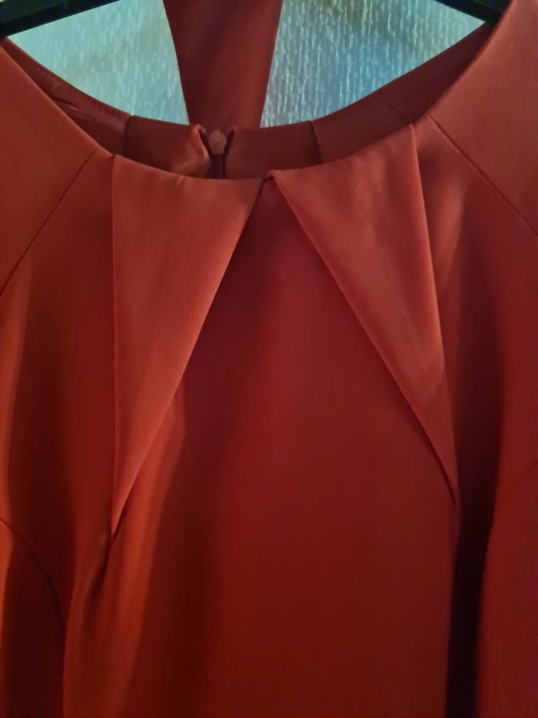 Piękna koktajlowa suknia malinowy kolor 44