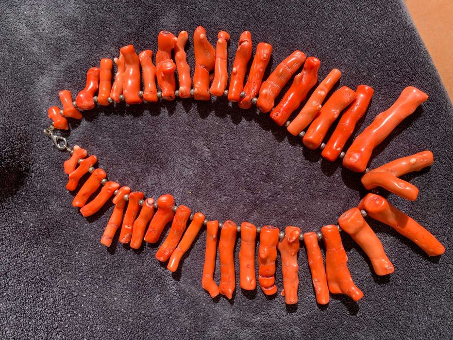 Piękne korale z prawdziwego korala, waga 404 gramy