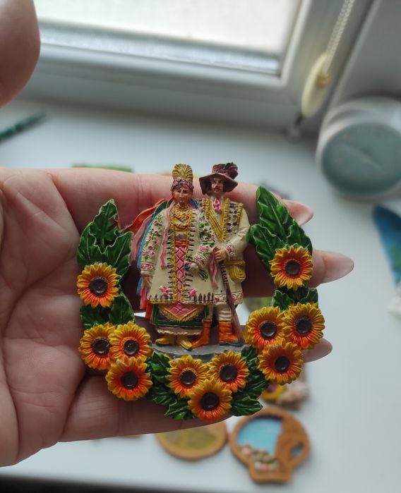 Магніти різні на холодильник магниты магнитики