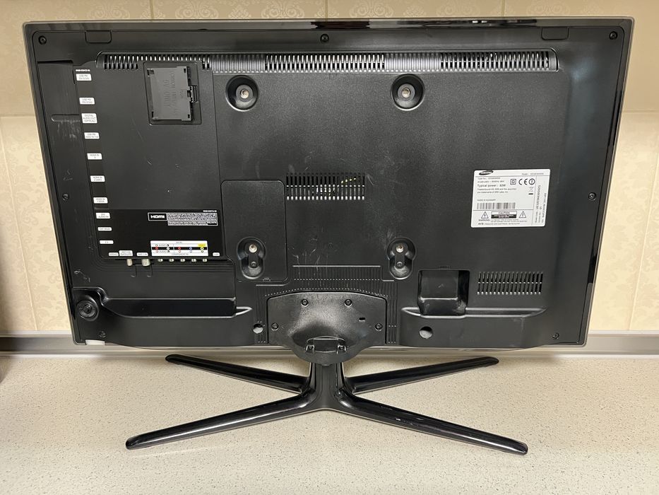 Телевізор Samsung UE32ES6530S 32 Дюйма