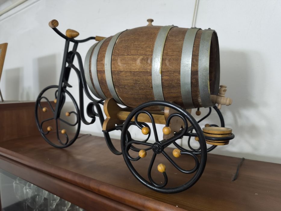 Bicicleta em ferro zincada. E pintada