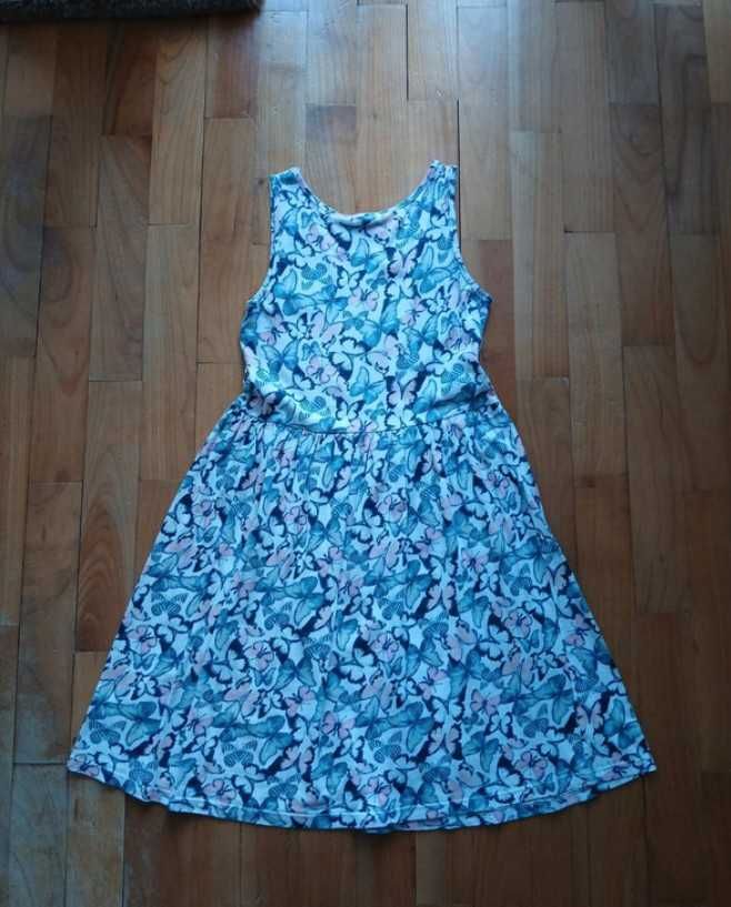Dziewczęca sukienka na ramiączkach w motylki H&M