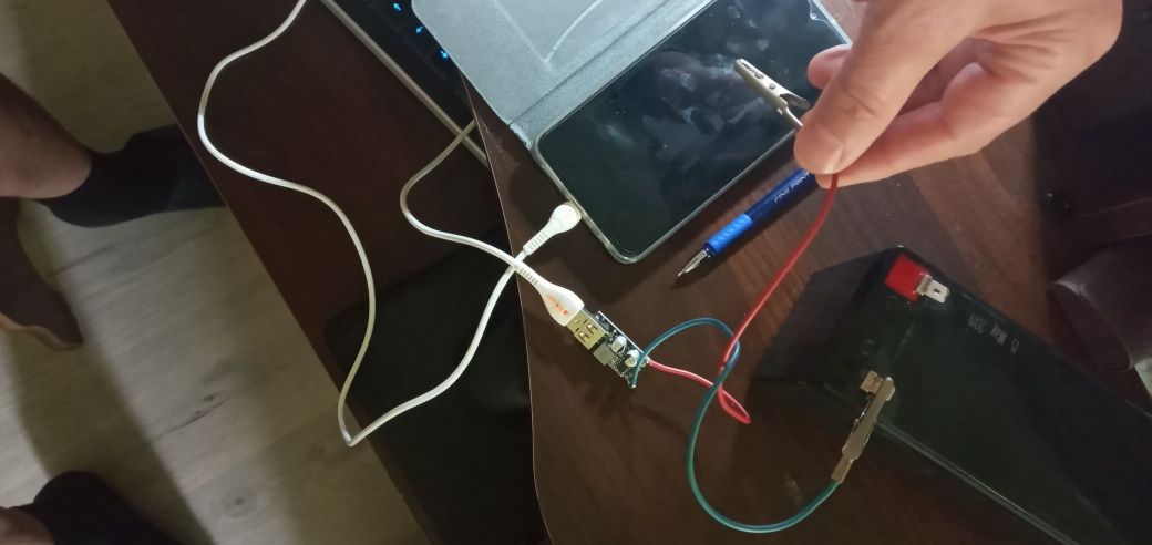 Зарядное для смартфона от любого АКБ от 8 до 30 вольт(под USB )